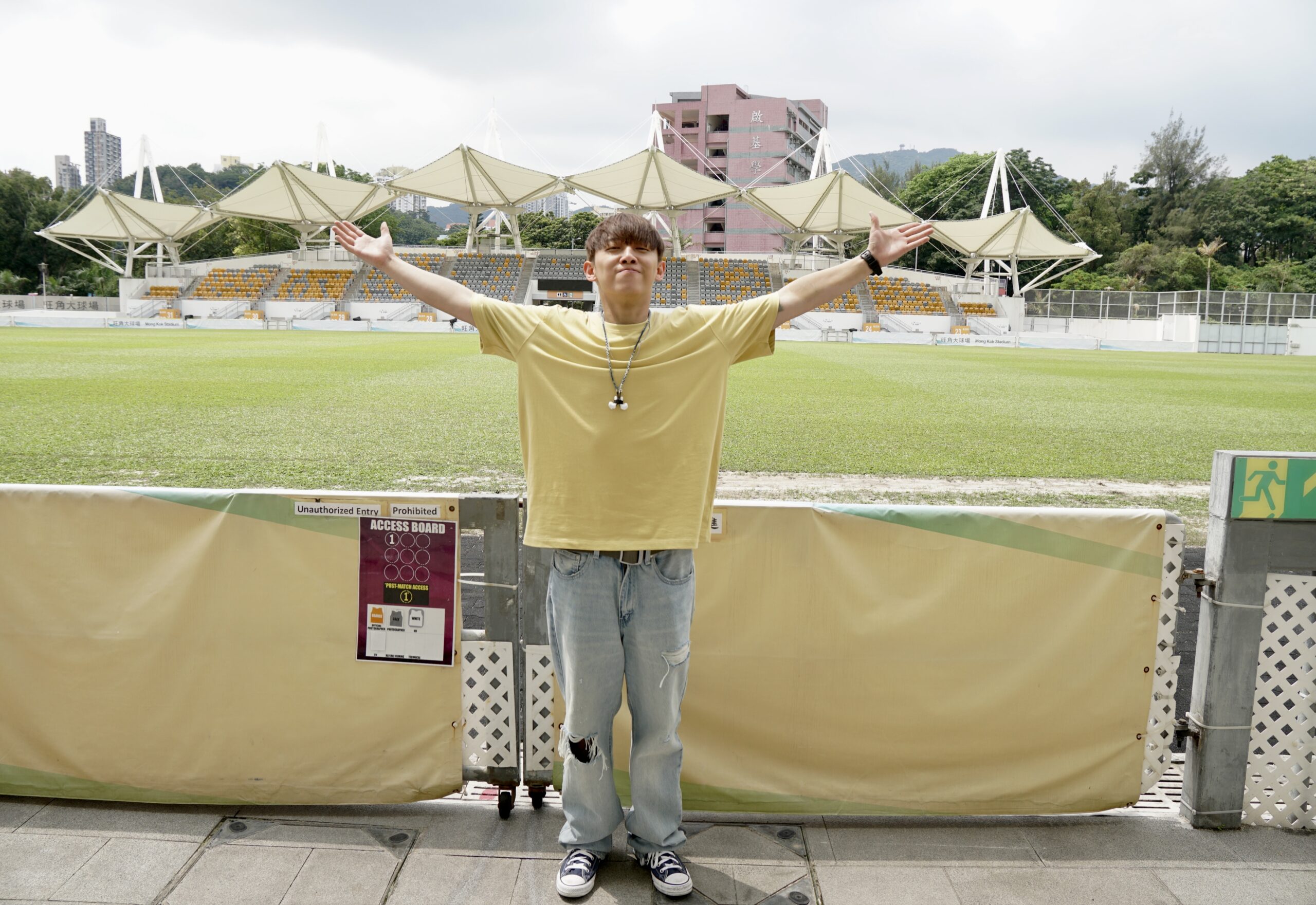 君如連番讚美MC張天賦