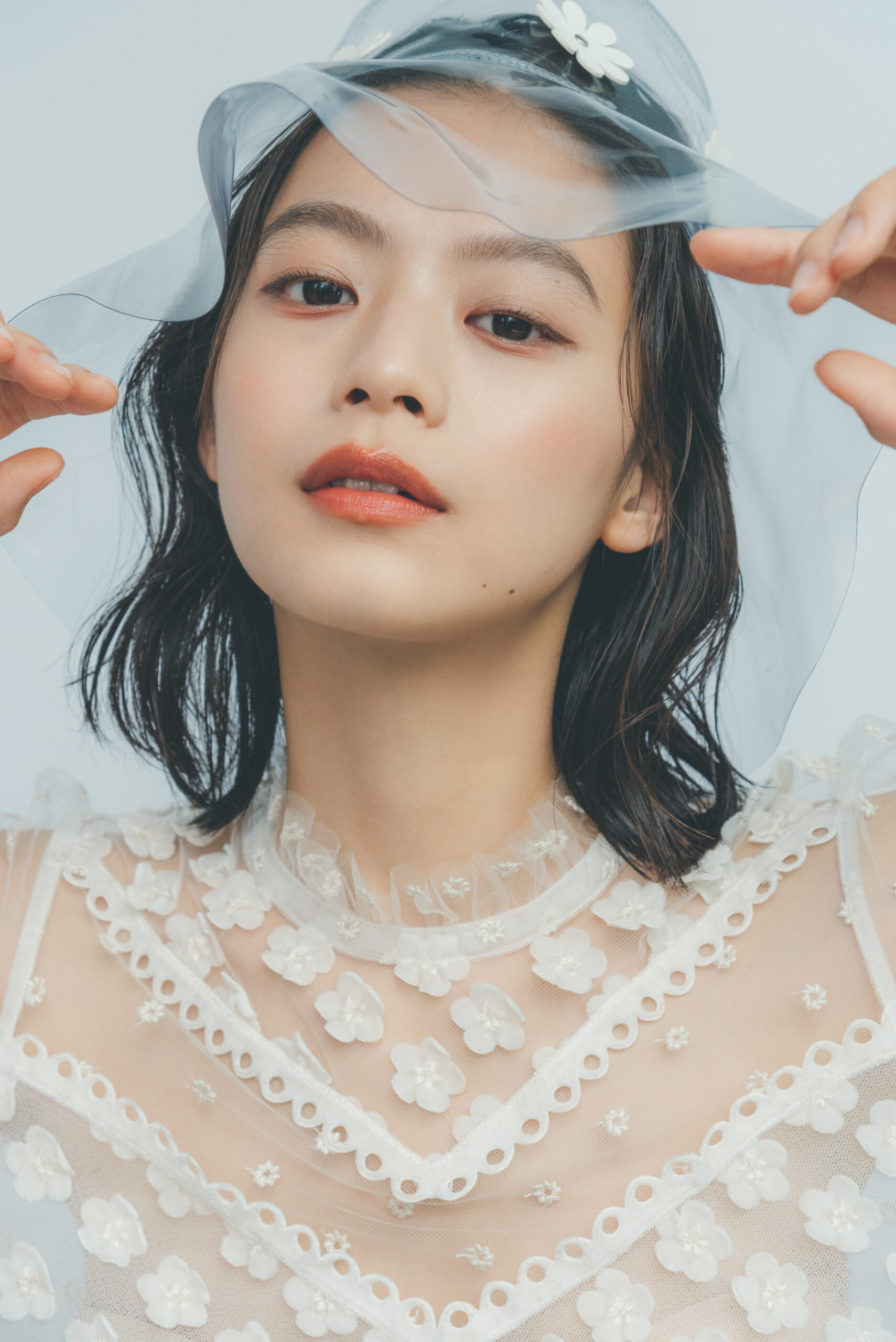 ettusais極幼柔滑眼線筆柔和微透明色調超易配搭，予人溫柔易親近的感覺，氣質滿分。