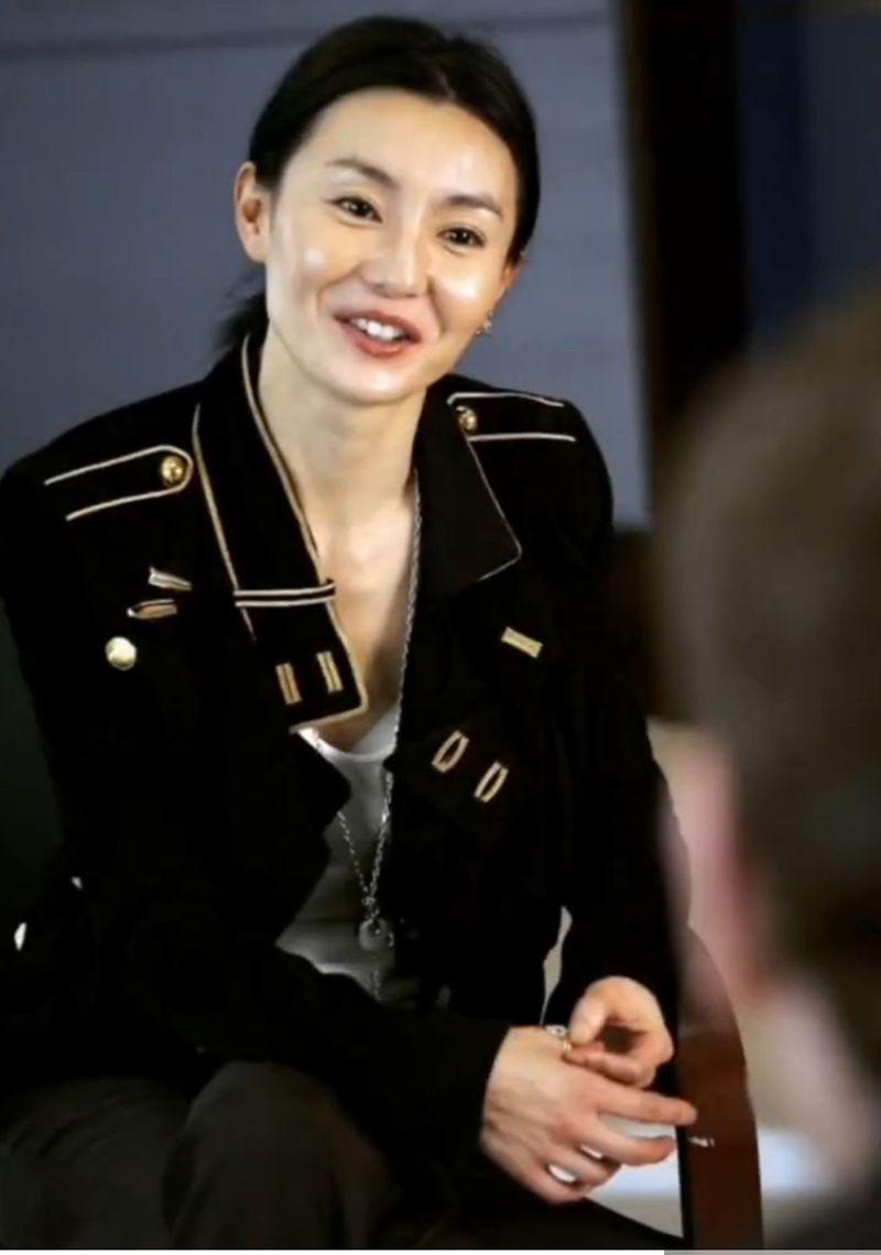 額頭方正呈方角，性格堅毅不屈，不容易被動搖。