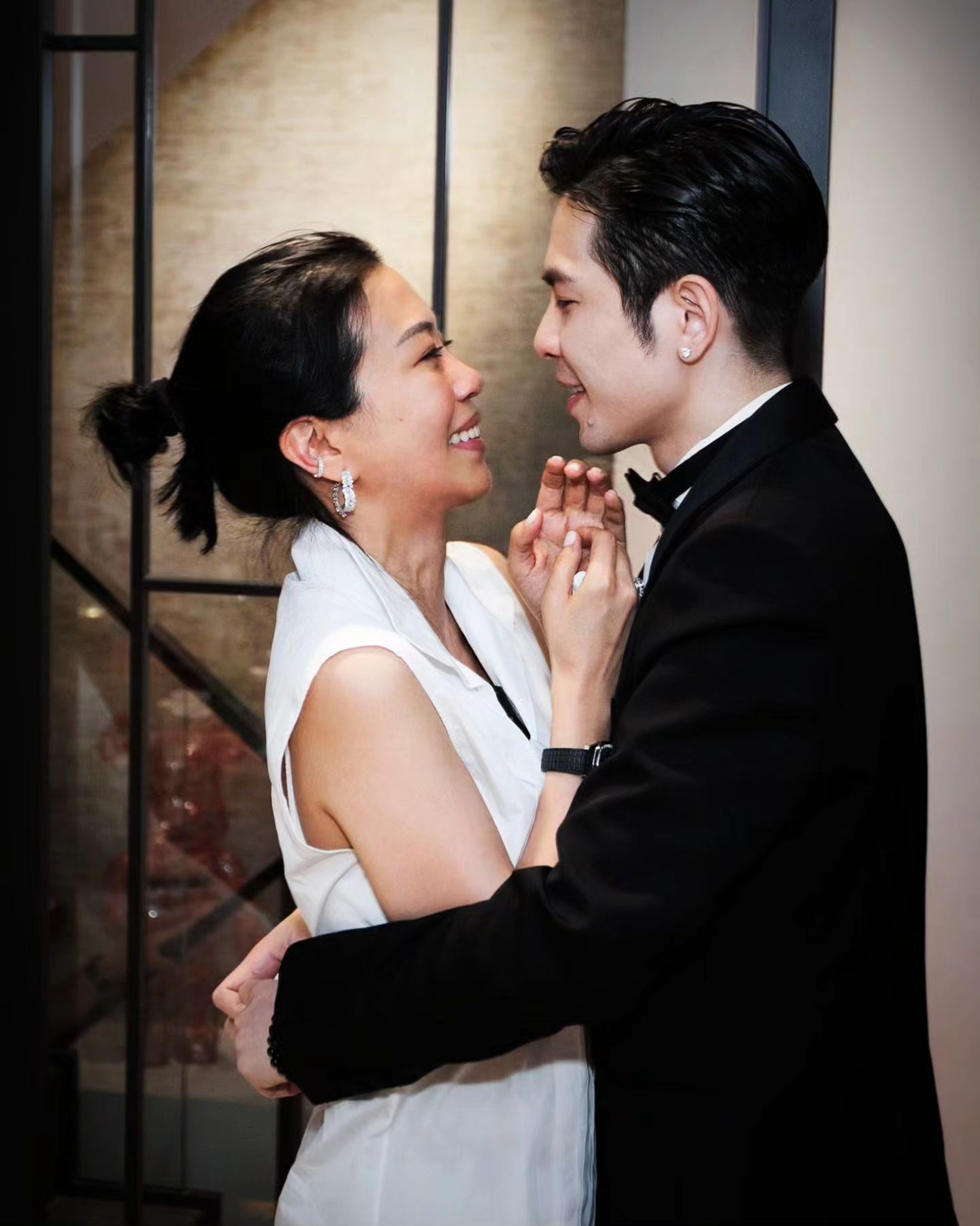 蕭敬騰向經理人女友求婚成功。