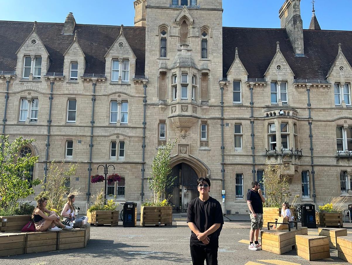 譚耀文的大仔Daniel到英國交流並獲得領導獎，他為兒子感到驕傲。