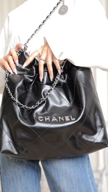 雖然近年來CHANEL手袋一直加價，但亦不會磨滅大家對CHANEL手袋的喜愛。