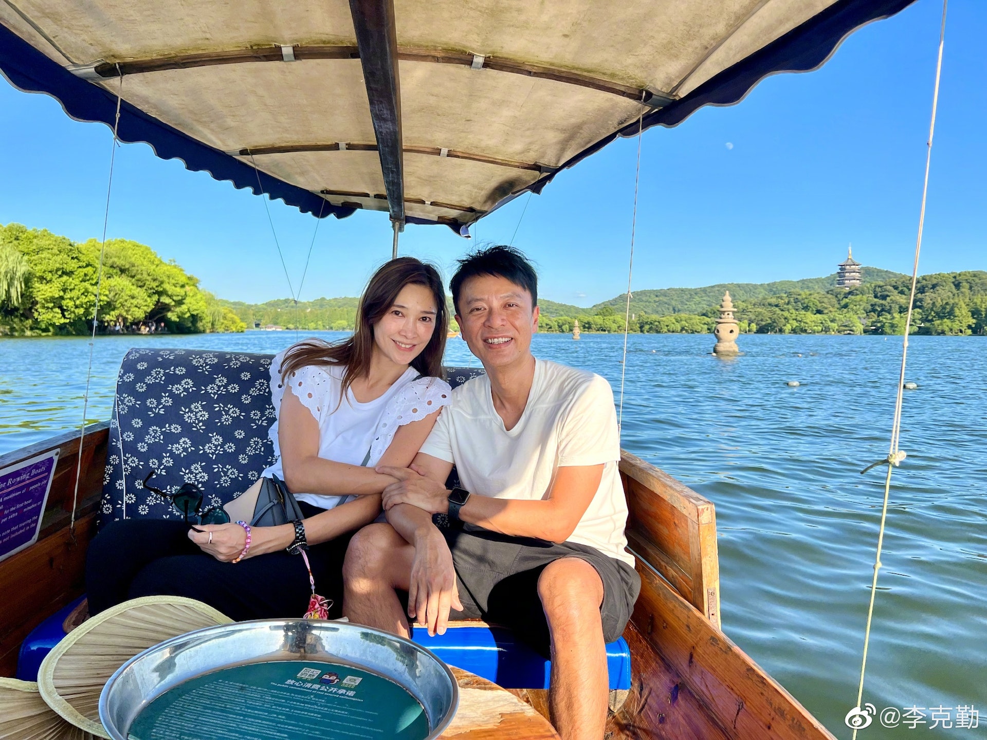 李克勤太太盧淑儀最近以410萬元購入黃竹坑站晉環1個雙號車位。