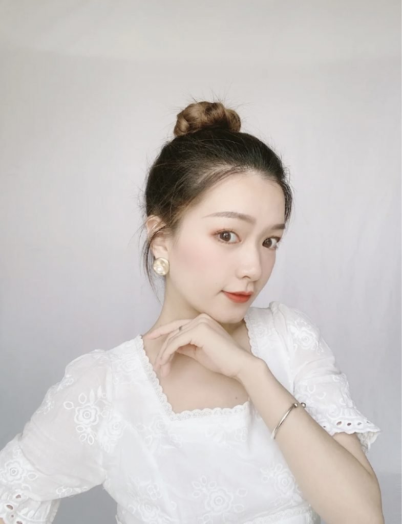 簡易麻花辮丸子頭