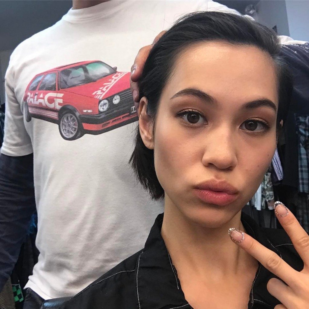 不少女生也有黑眼圈的問題。