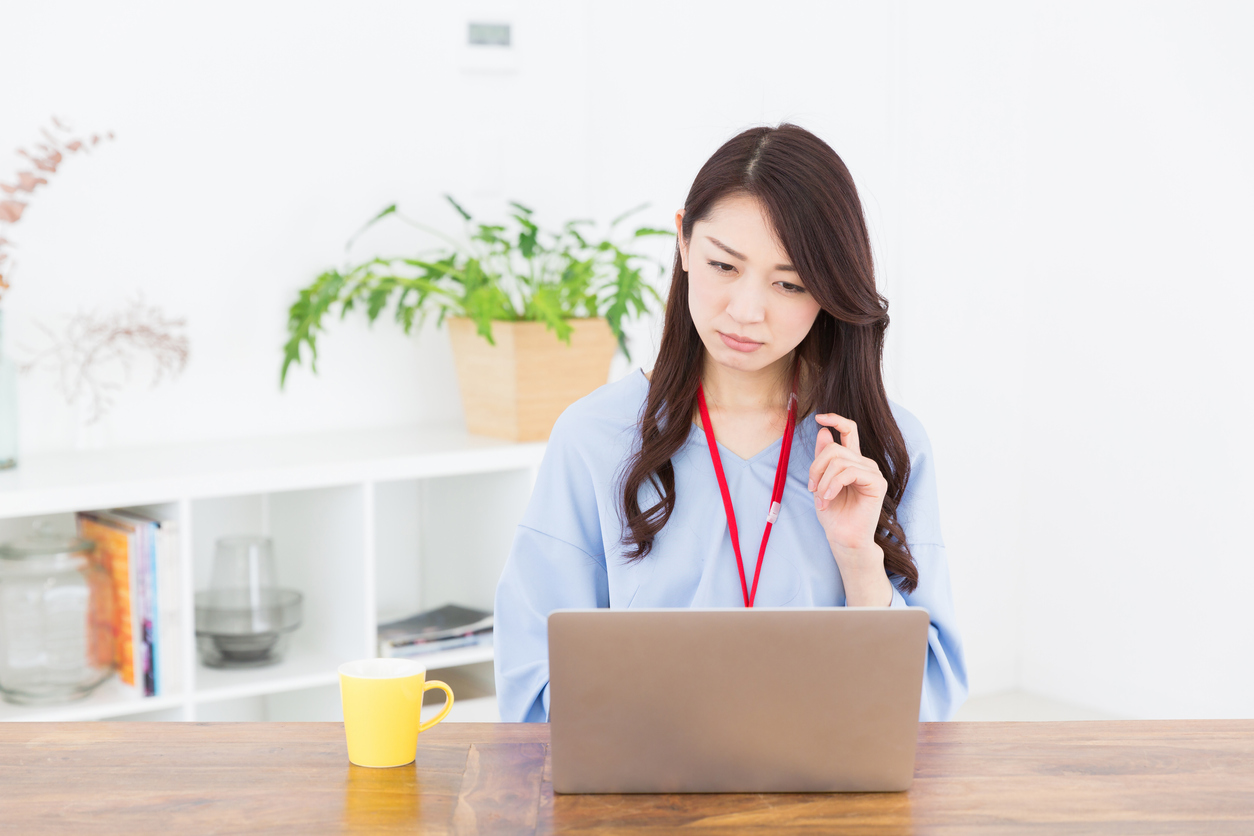 寫商業email技巧：多使用中性形容詞。