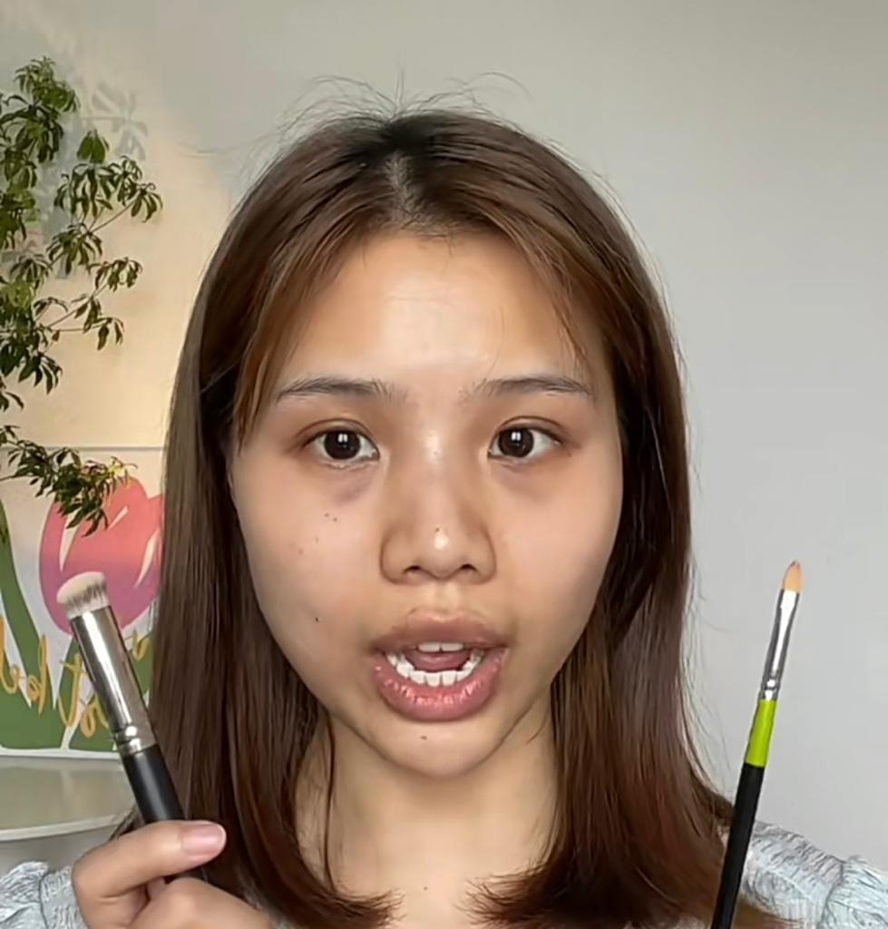 再預備一大一小號化妝掃。