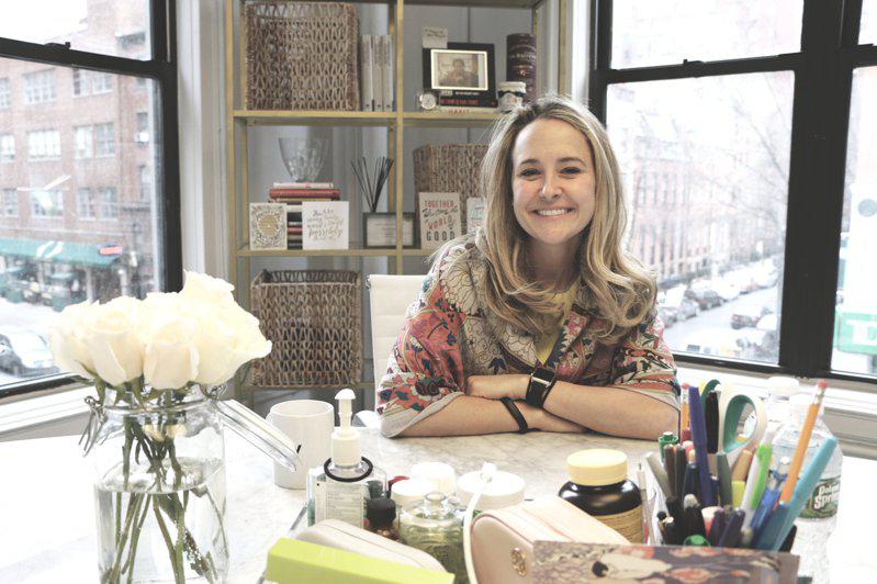 美國女子Alexa von Tobel在2008年金融海嘯爆發時,毅然退學選擇創業。