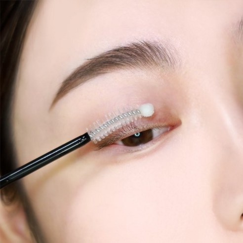 注意選擇睫毛護理產品。