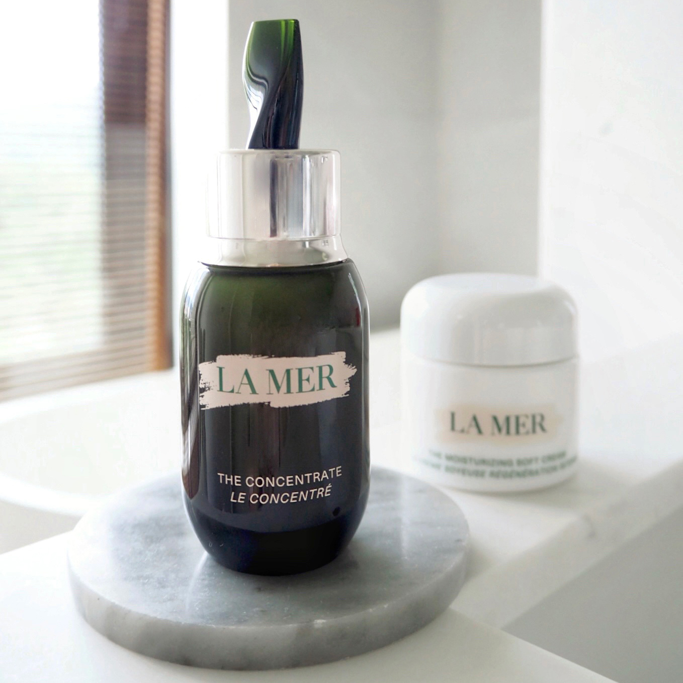 La Mer 極緻修護精華就是 Janet 的「肌膚救星」。