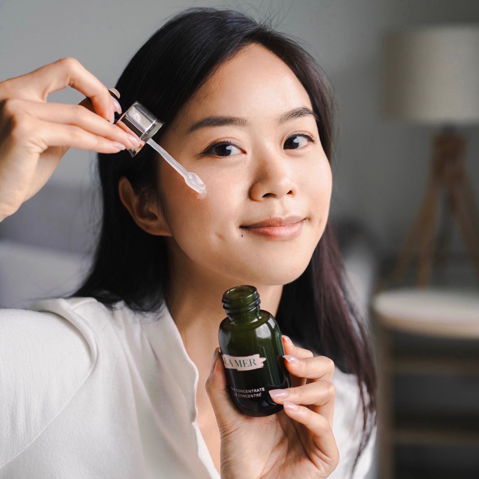 La Mer 傳奇修復精華除了令 Janet 的肌膚迅速回復健康狀態，還成了她日常護理重要的一環。