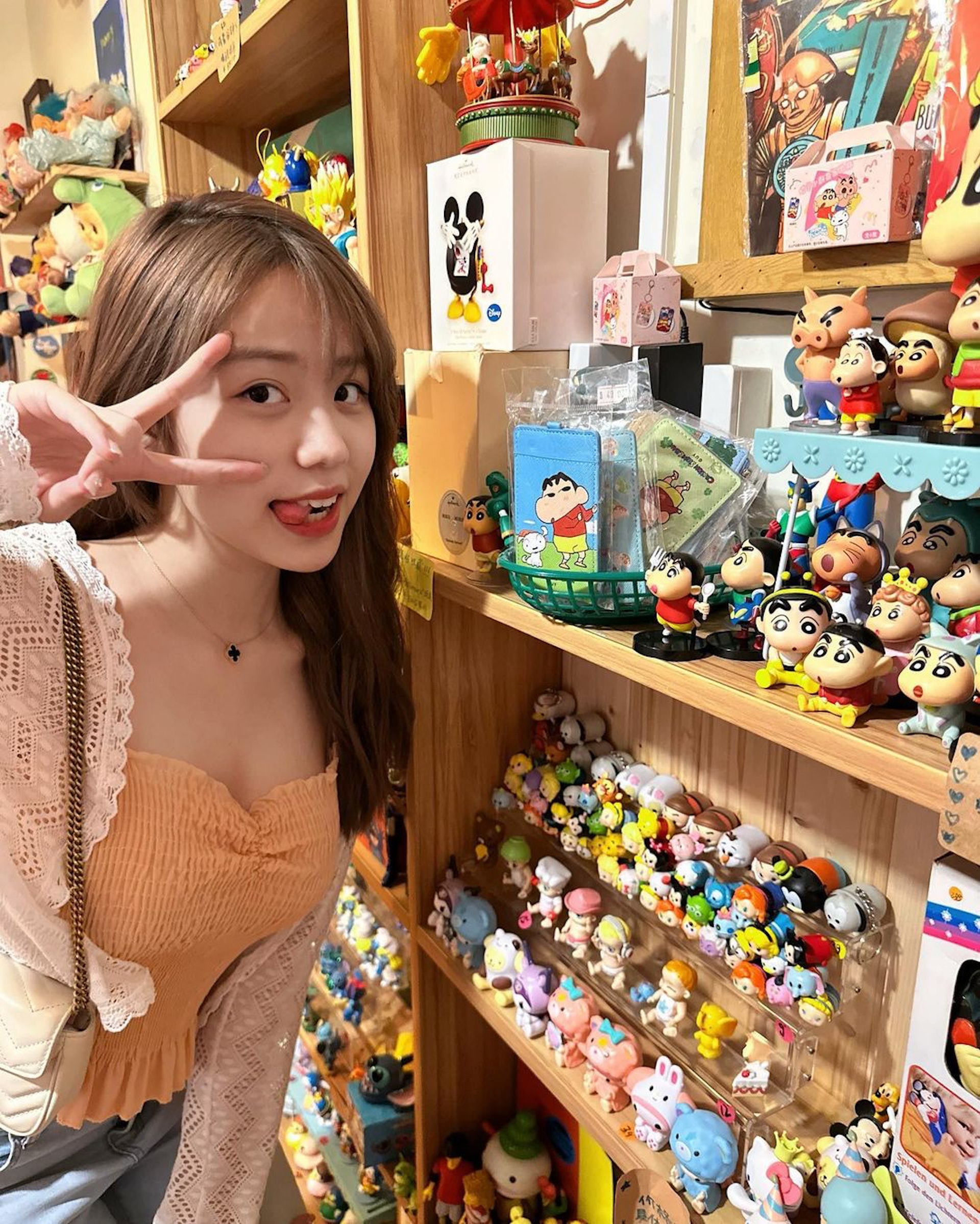 莊子璇今年21歲,是大學生。