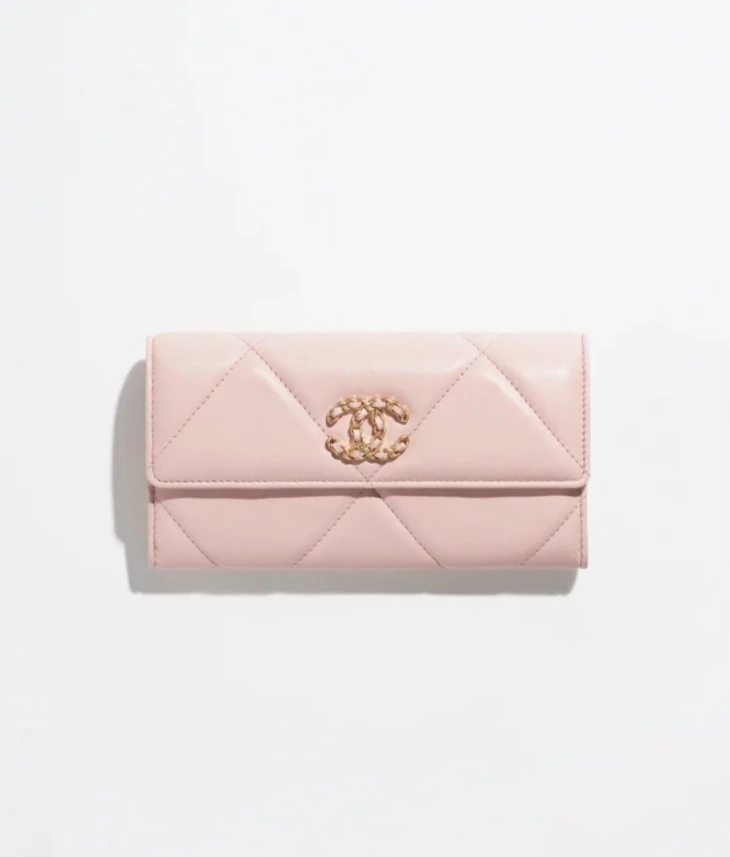 Chanel 19 垂蓋長銀包 HK$12,100