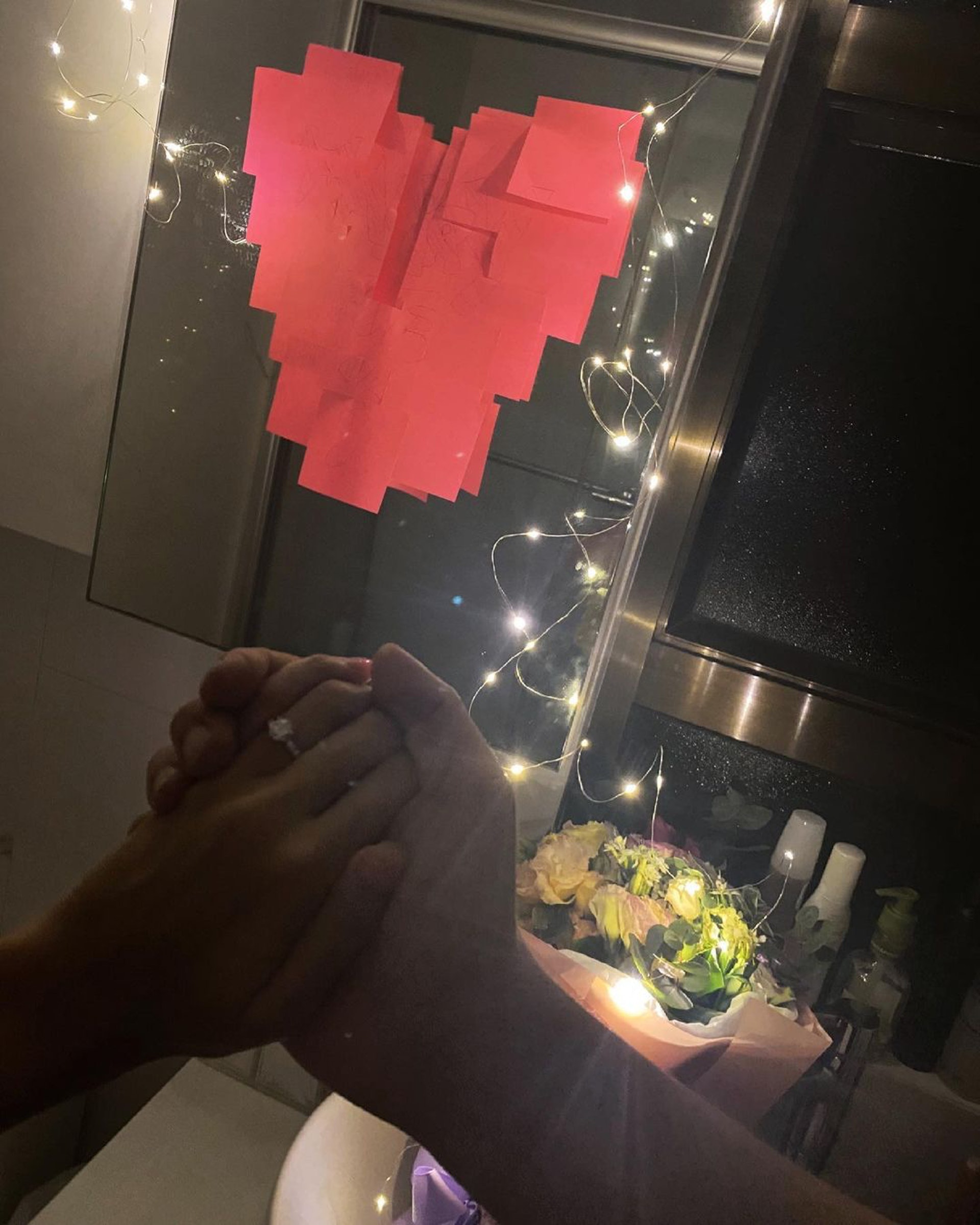 洪永城在廁所向太太求婚。