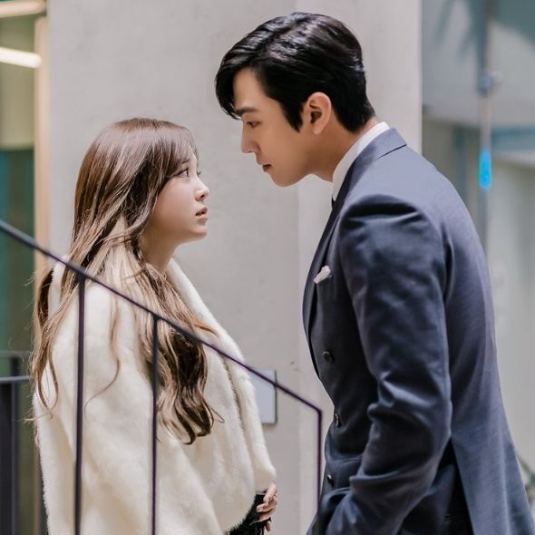 有時候，上司可能會給你一些表面上的讚揚或認同，但實際上他們並不滿意你的表現。