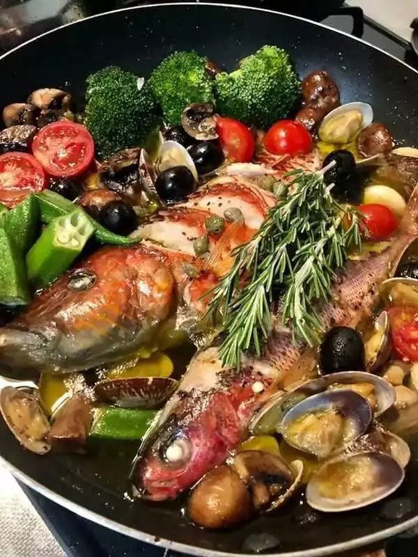 Fumi君會在廚藝上精益求精,如精心研究怎樣用味噌煮青花魚,成功吸引不愛吃魚的女友吃得津津有味。