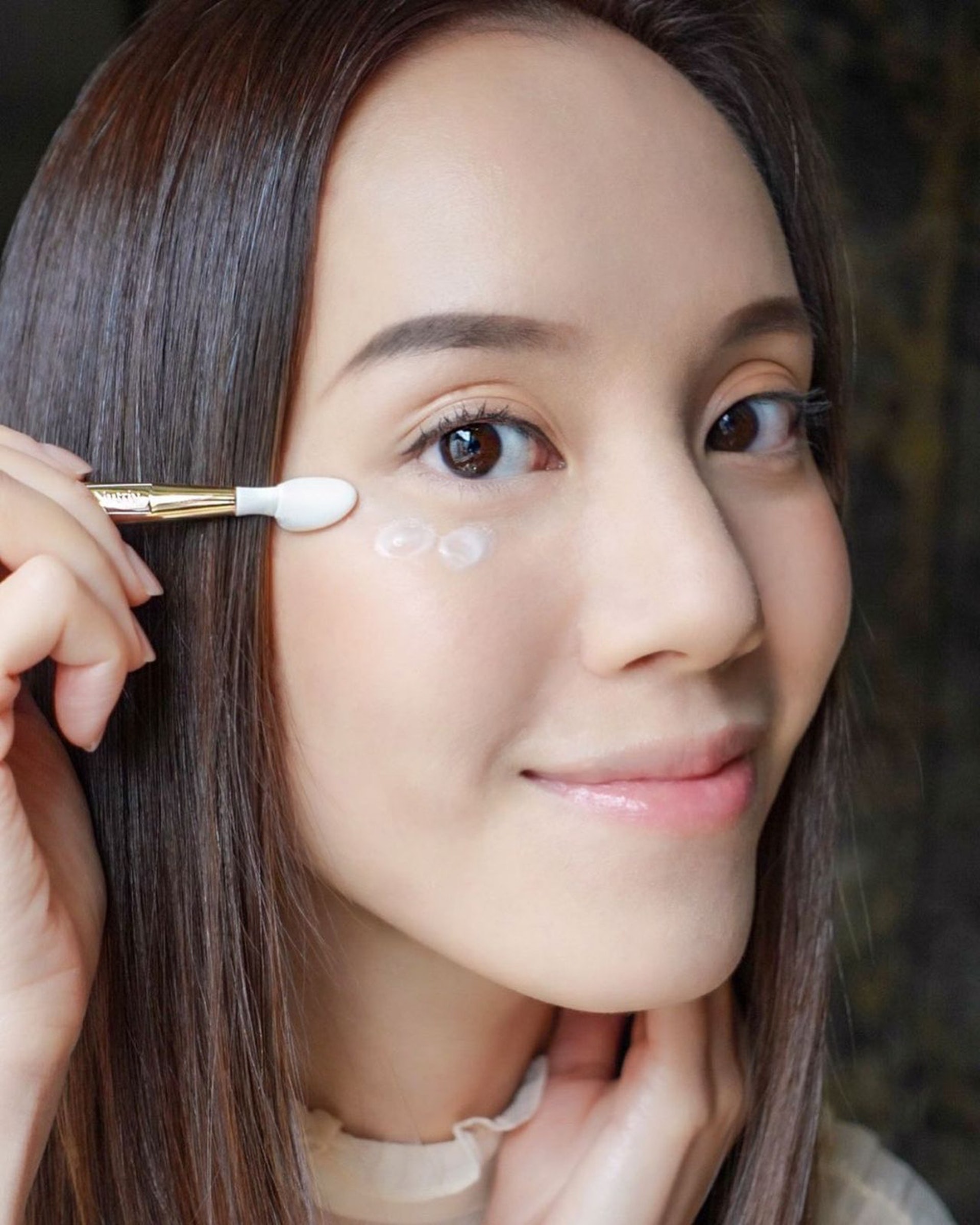 眼霜使用方法對,才能更有效發揮眼霜作用。