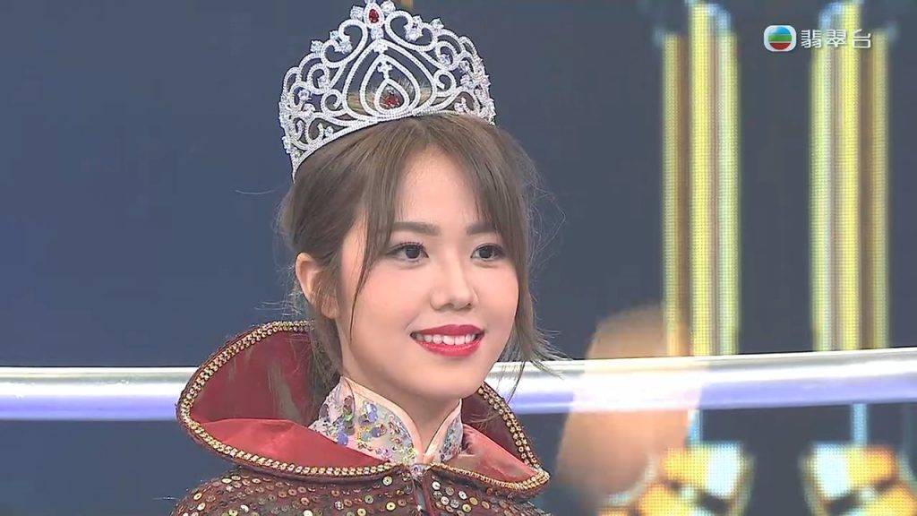 《2023香港小姐競選》圓滿結束，由賽前大熱之一的15號莊子璇奪冠。