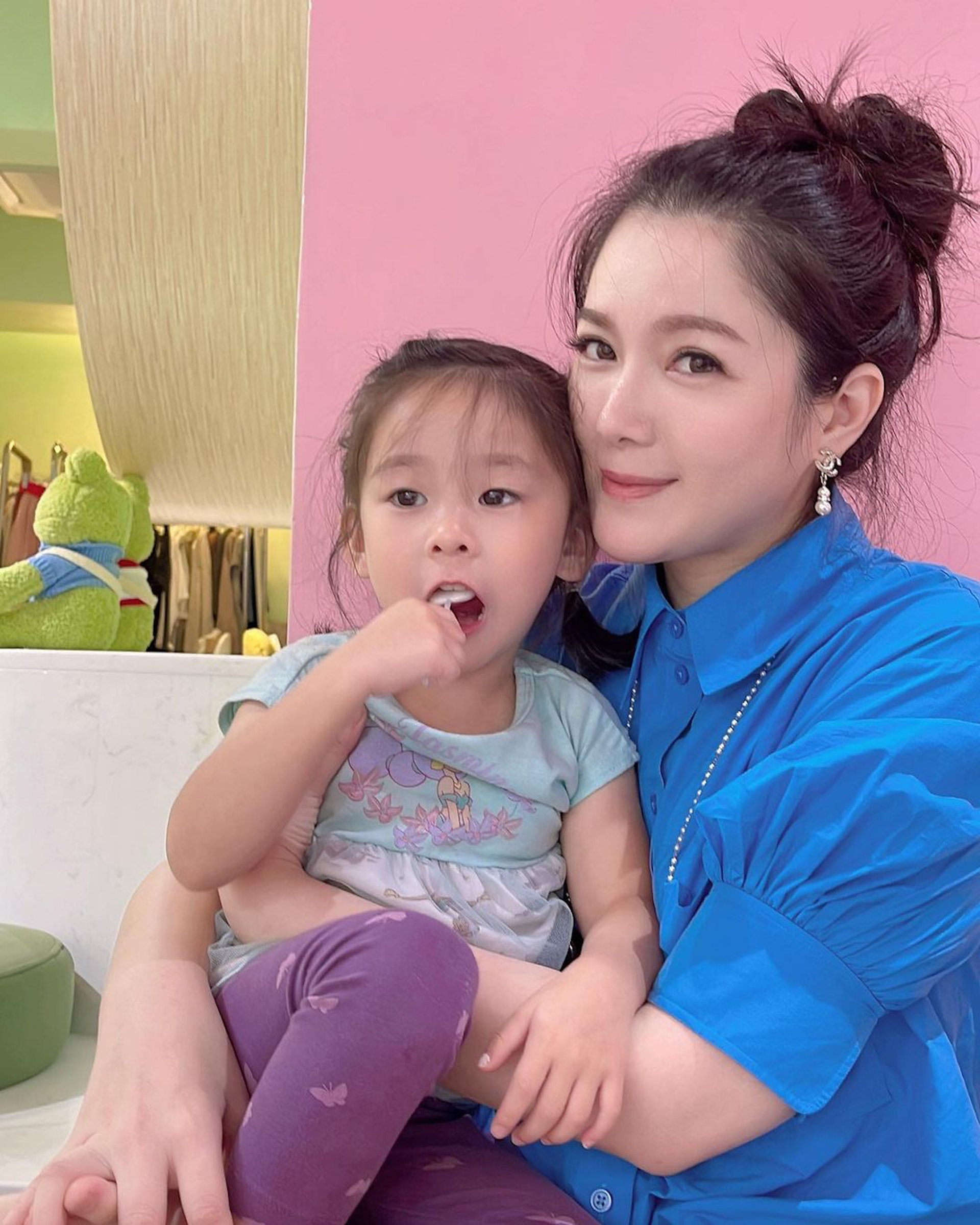 苟芸慧好喜歡小朋友。