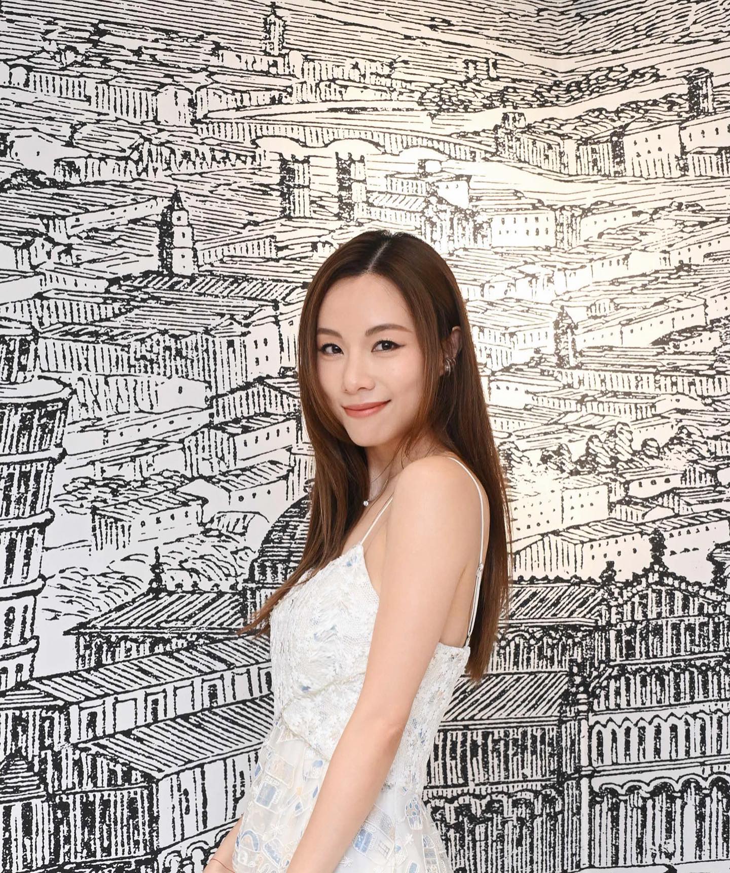 天秤座明星代表：鄧麗欣