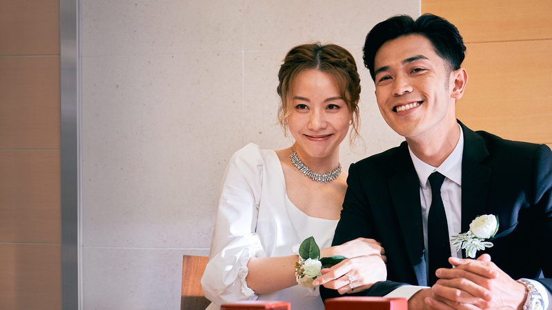 由鄧麗欣主演的《12日》，是90年代經典愛情港產片《12夜》的姊妹作。