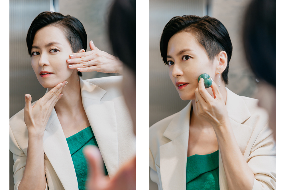 Gigi 分享使用精華時配合提拉按摩，能放鬆面部肌肉，加速微循環；然後用按摩石定點按摩，加強肌膚緊緻度，令輪廓更立體。