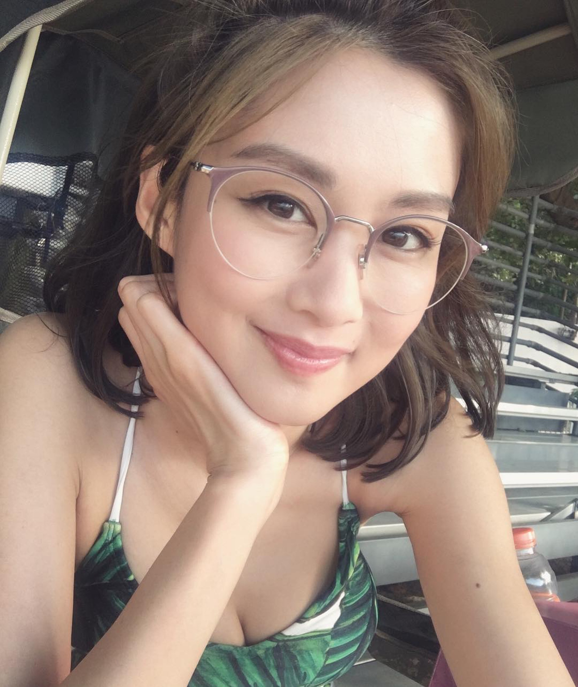 戴眼鏡同樣可以打造絕美的妝容!