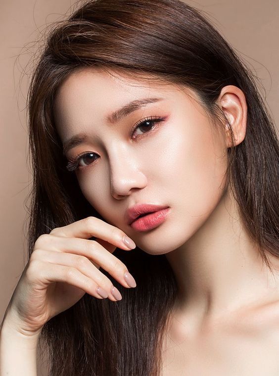 油肌上妝秘訣,跟著步驟做不易脫妝,又可以讓妝容更持久。