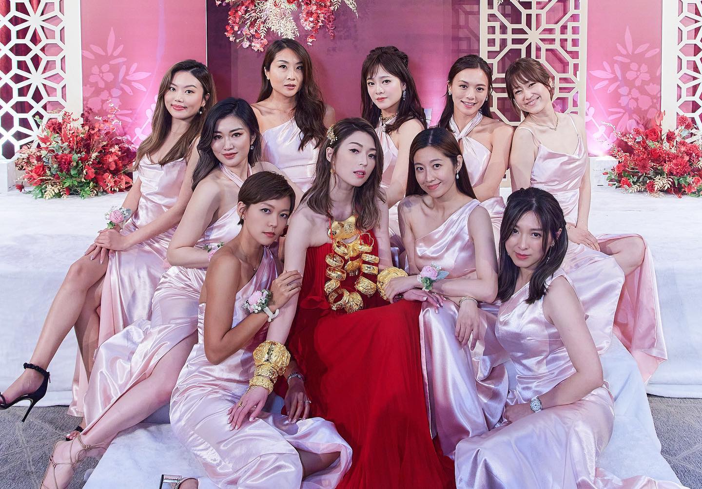 新娘需要一個姊妹做親善大使，負責協助新郎新娘接待賓客和座位編排。