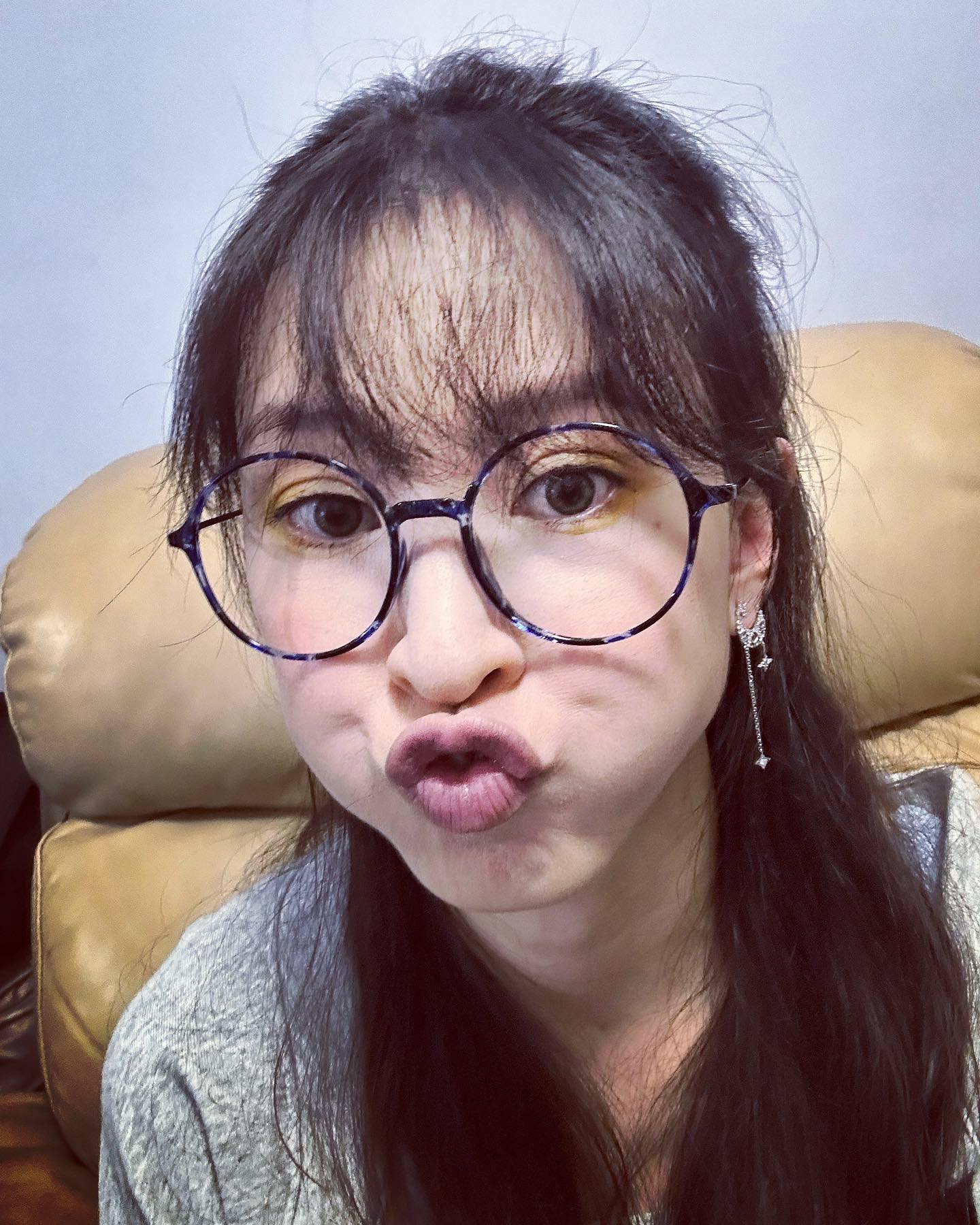 陳思齊斥資數十萬開設「身心靈治療中心」。