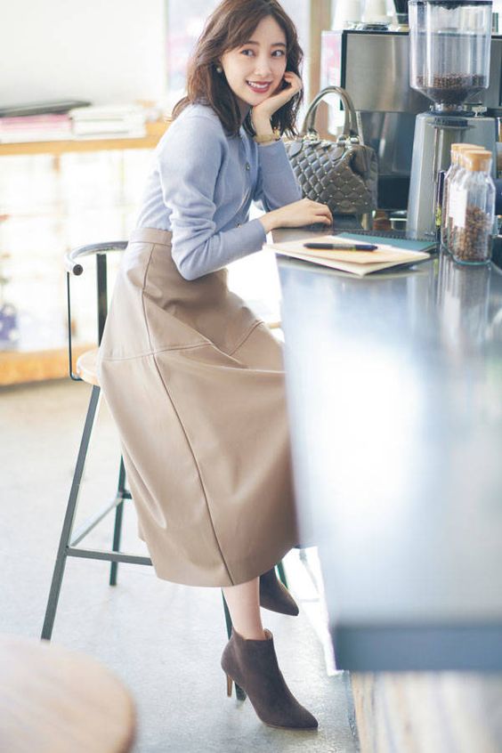 成功的職場女生不被情緒左右，而是有意識地控制著自己的脾氣。