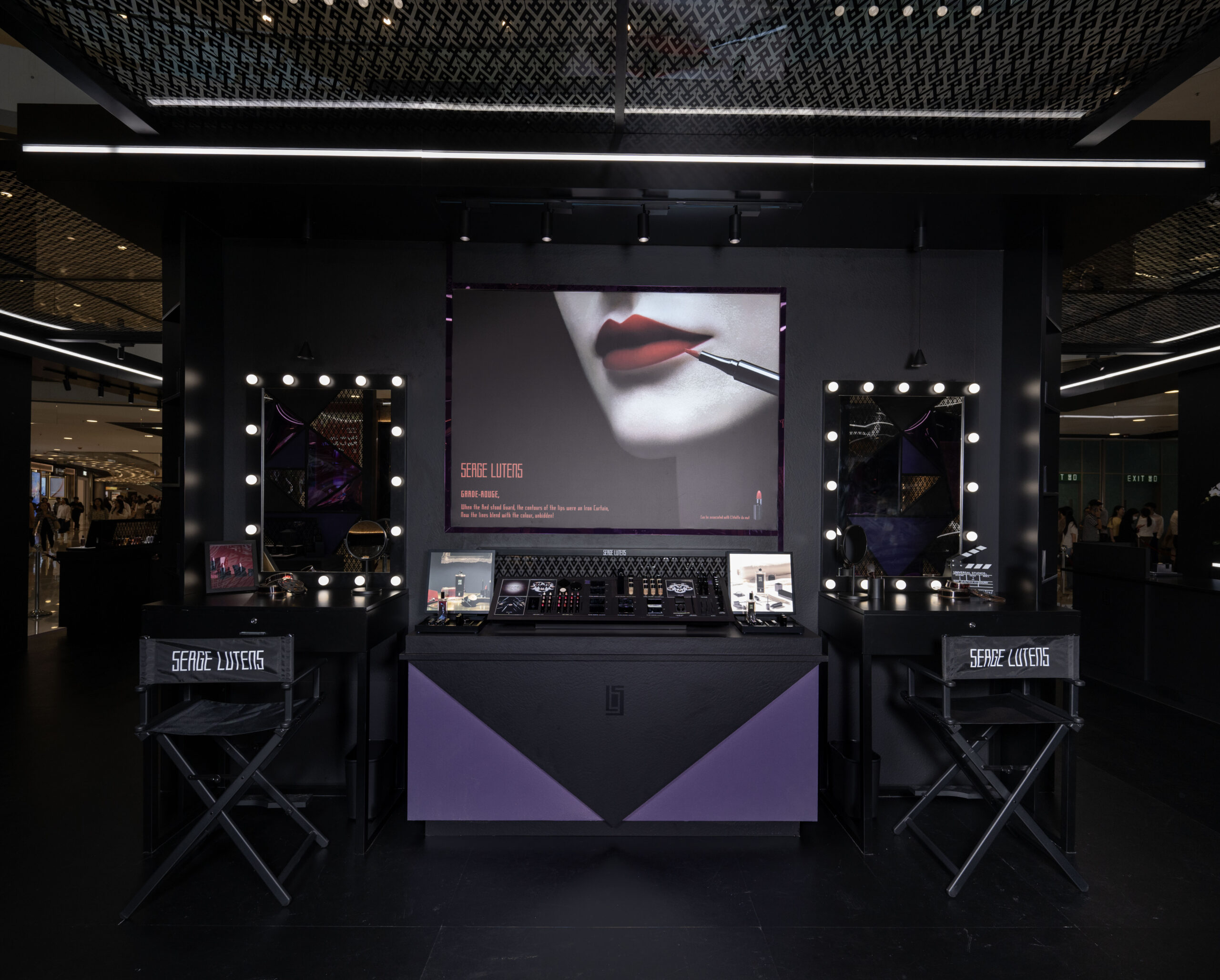 展區內更獨家展出了來自巴黎旗艦店Salons du Palais Royal，4款極罕的限量珍藏香水展品