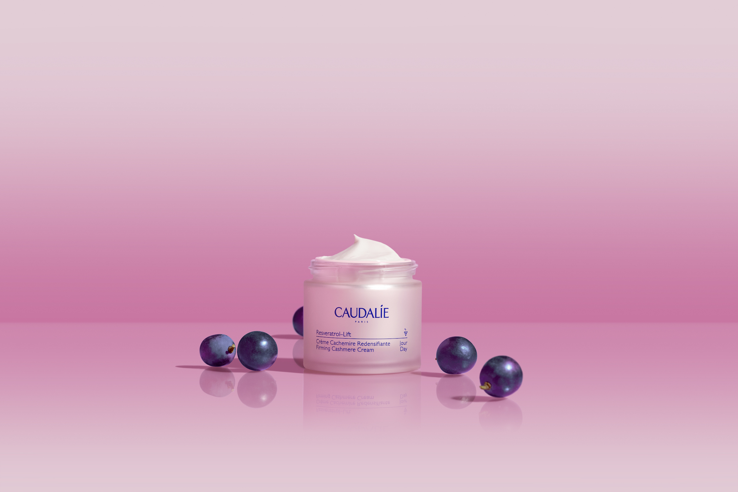 Caudalie Resveratrol-Lift Firming Cashmere Cream 白藜蘆醇提昇緊緻絲漾面霜 HK$450/50ml