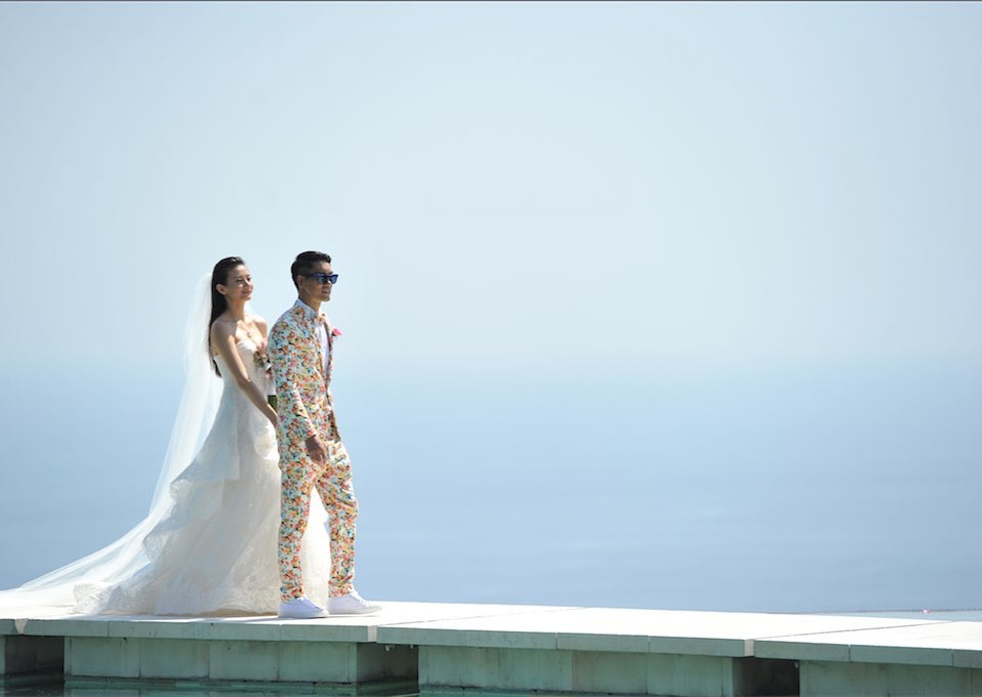 黃伊汶分享與陳國坤當年的結婚相。