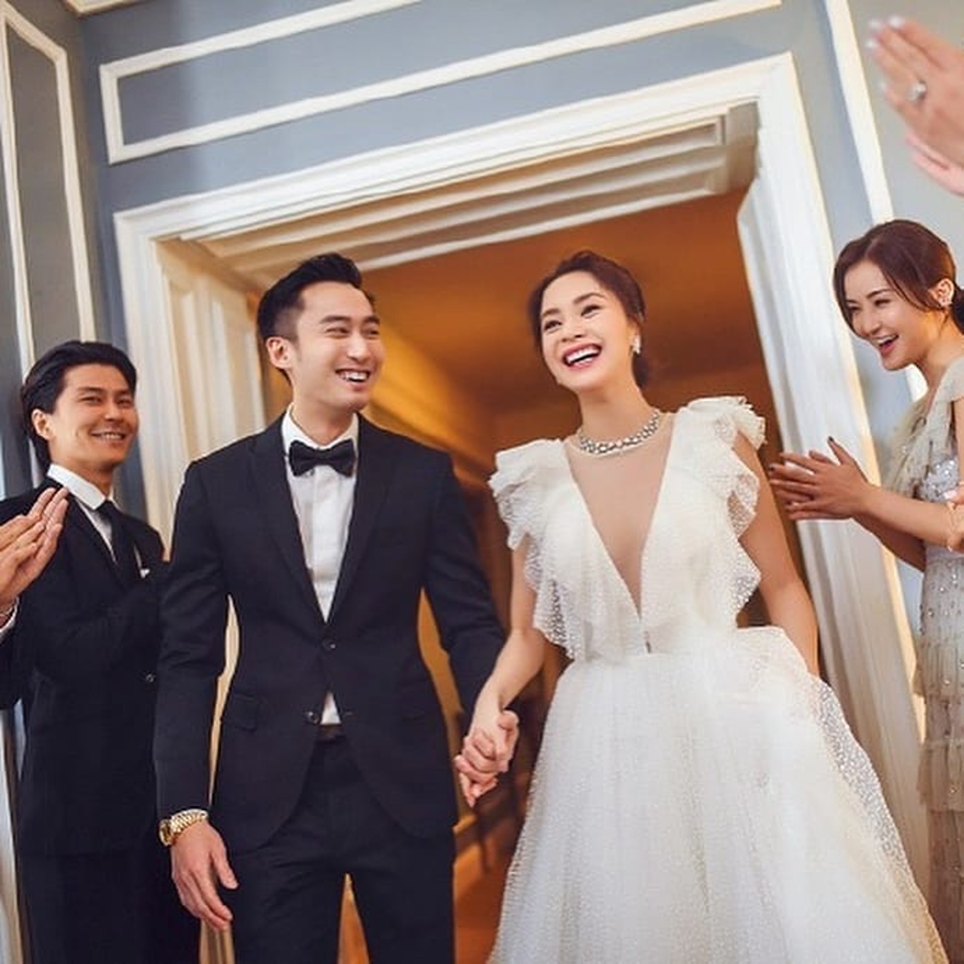 深V婚紗可選乳U型V型內衣。