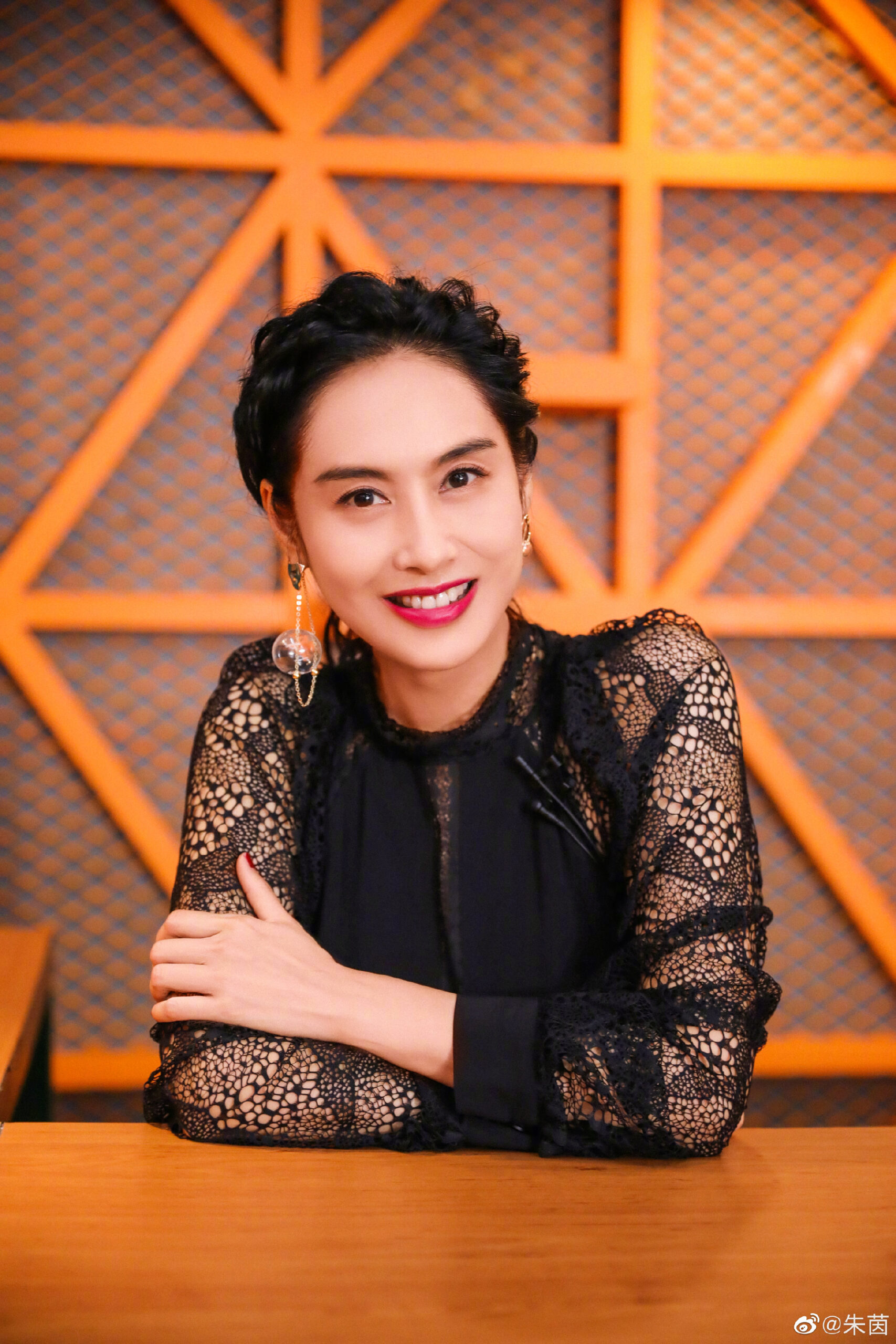 天蠍座明星代表:朱茵