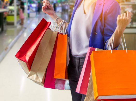 大多數人看到某個品牌推出優惠、買x個送x個、免運費等，就覺得現在是「買到賺到」。