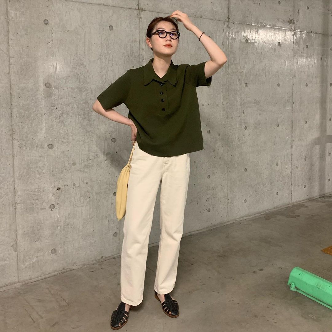 柴田ひかり喜歡選擇五分褲和大一號的大學T恤,展現出帥氣可愛的小男孩風格。