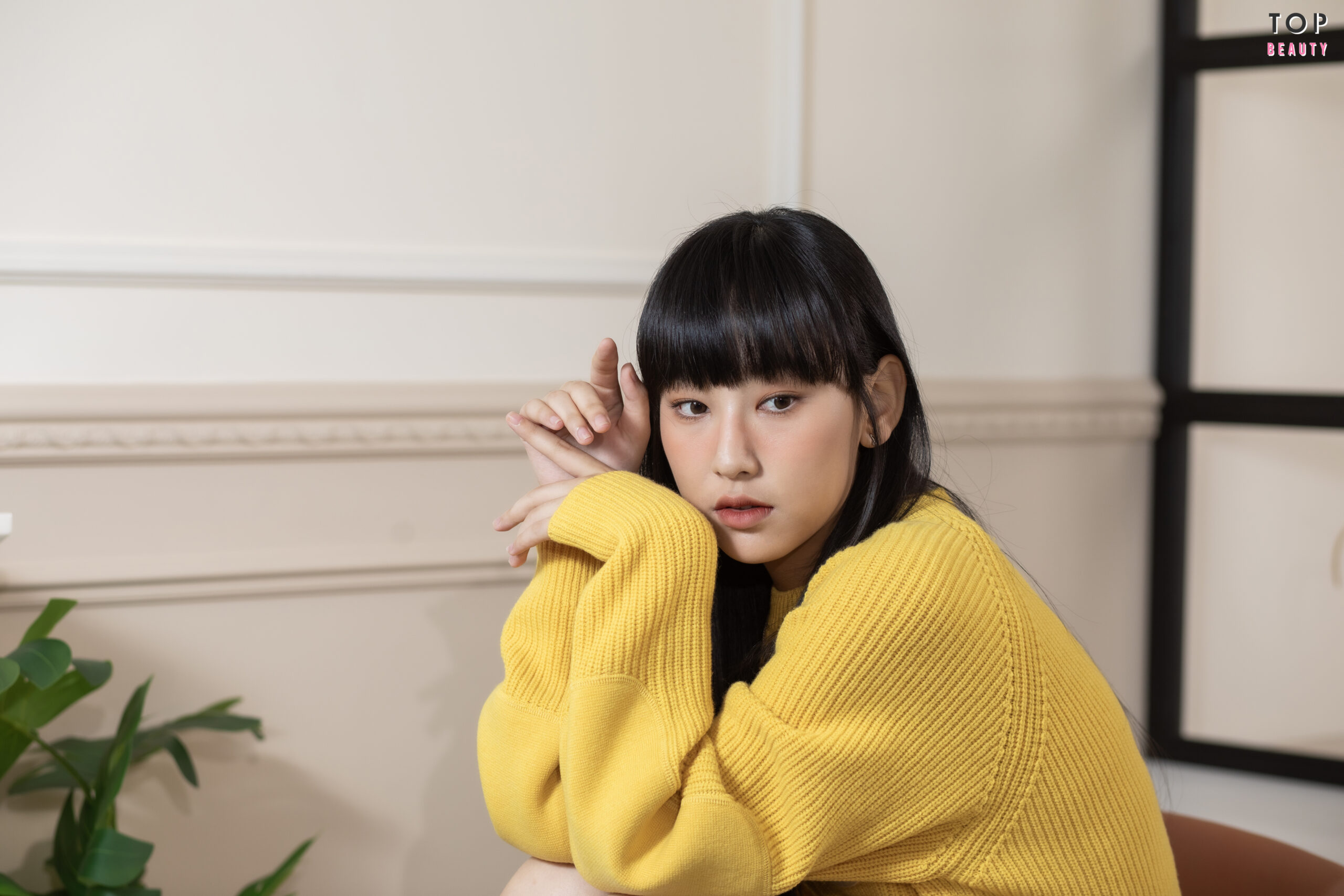 年紀輕輕的炎明熹入行後參與不少節目與活動