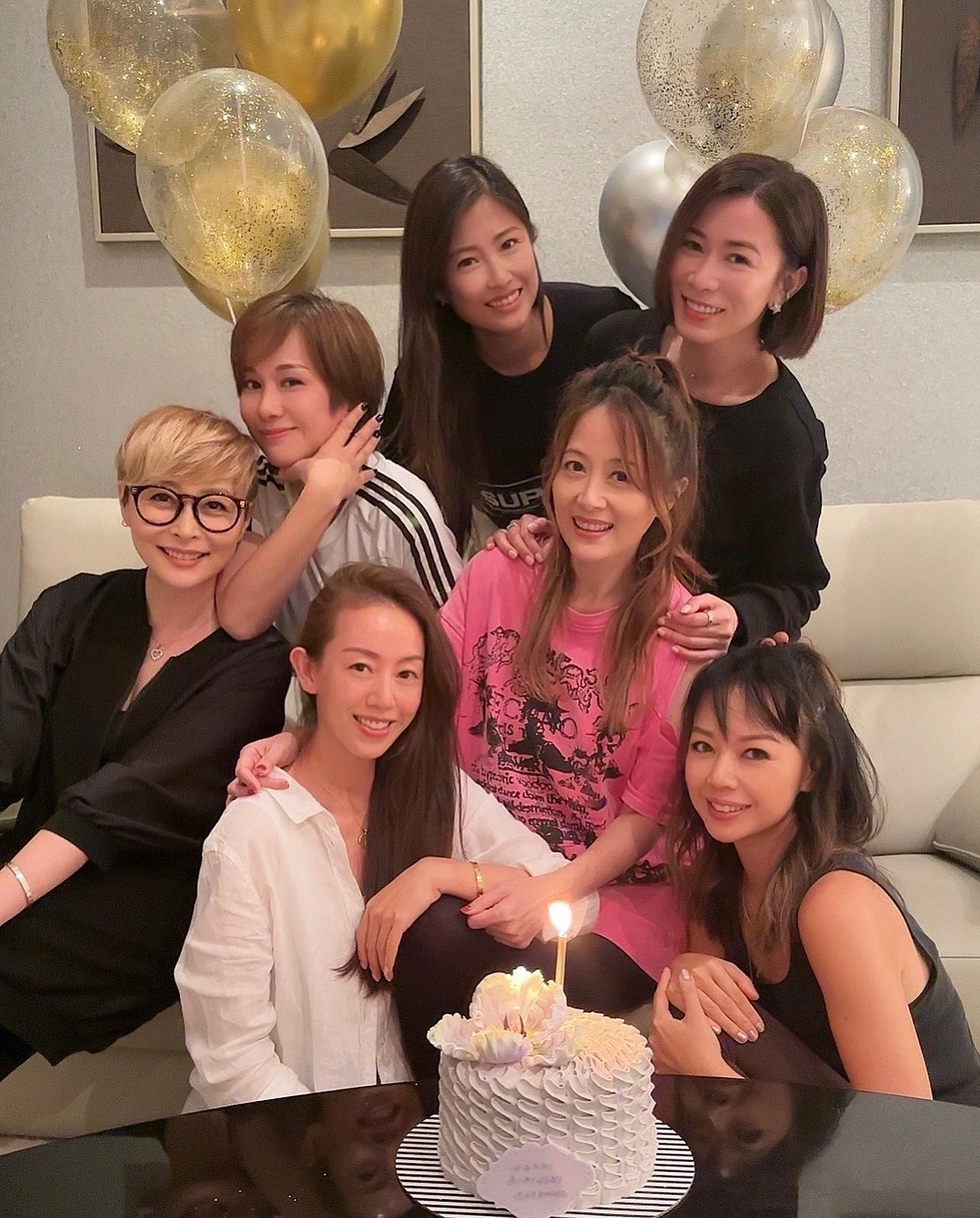 當你面臨困難時，好姊妹總是第一個站出來支持你。