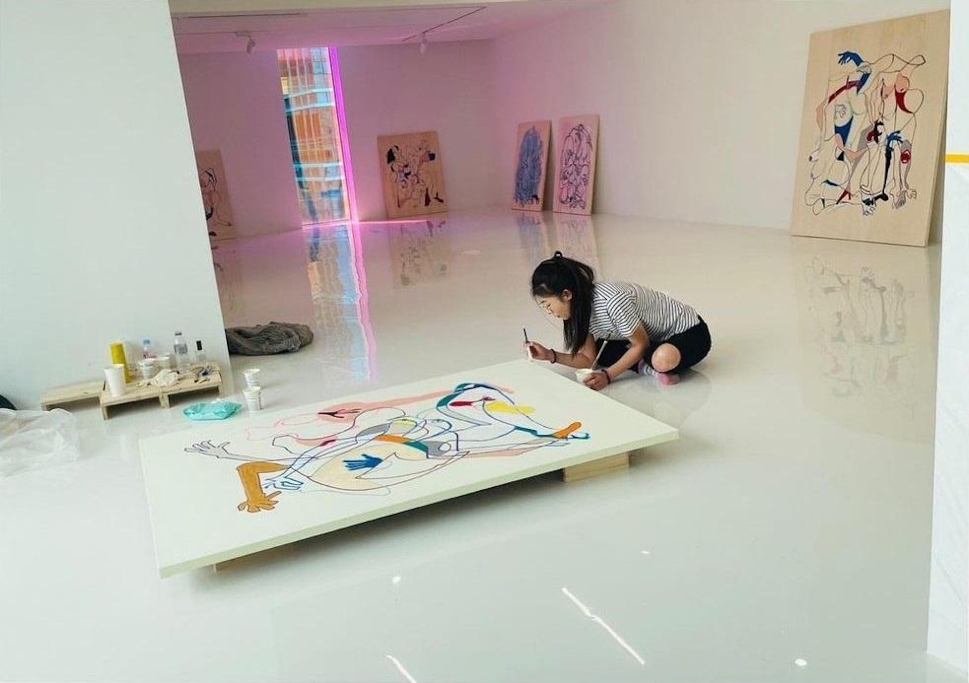 河智苑曾在訪問中表示，在8年前開始再次執筆繪畫。