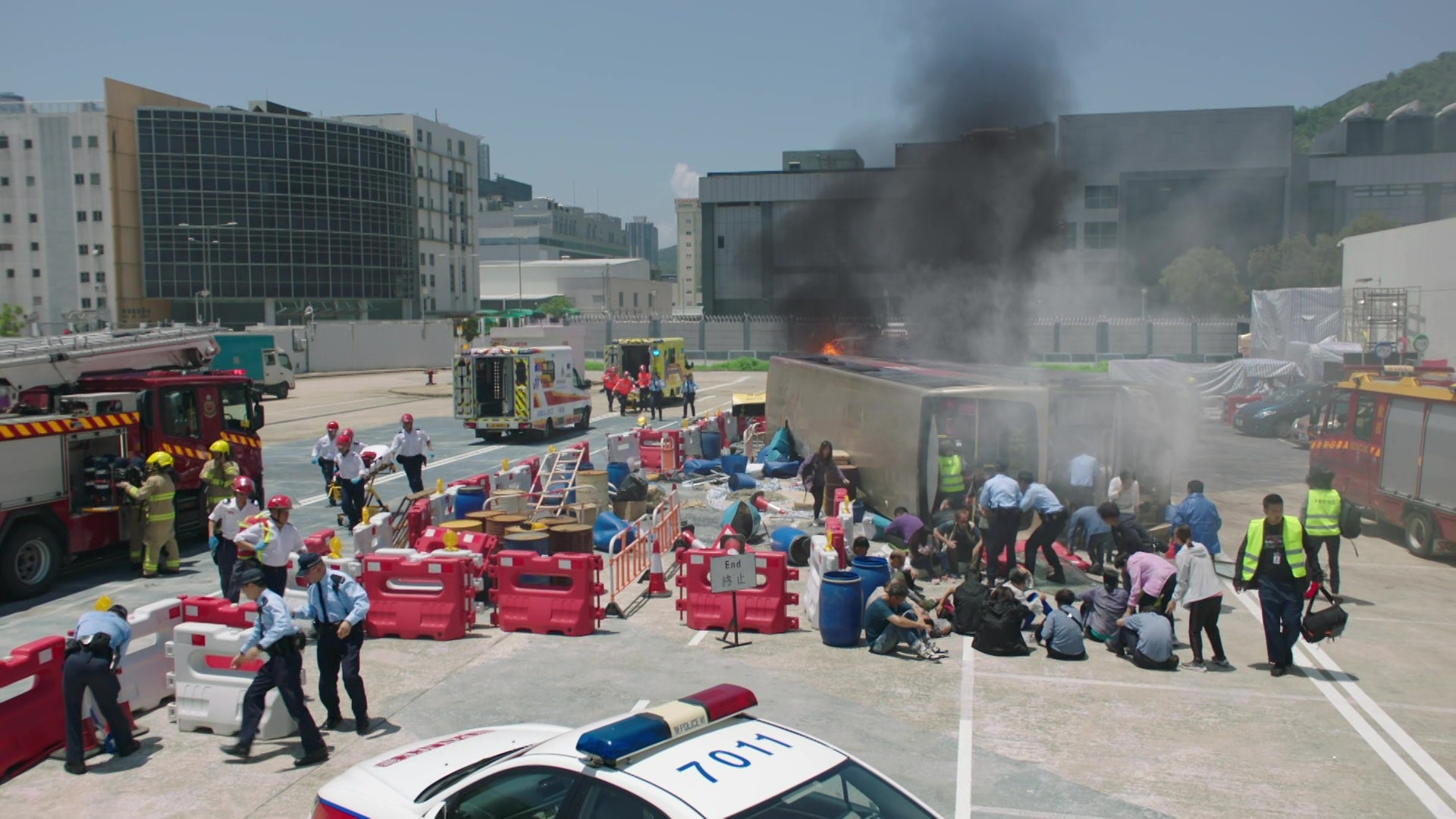 首集已經出現翻巴士的大型事故場面。