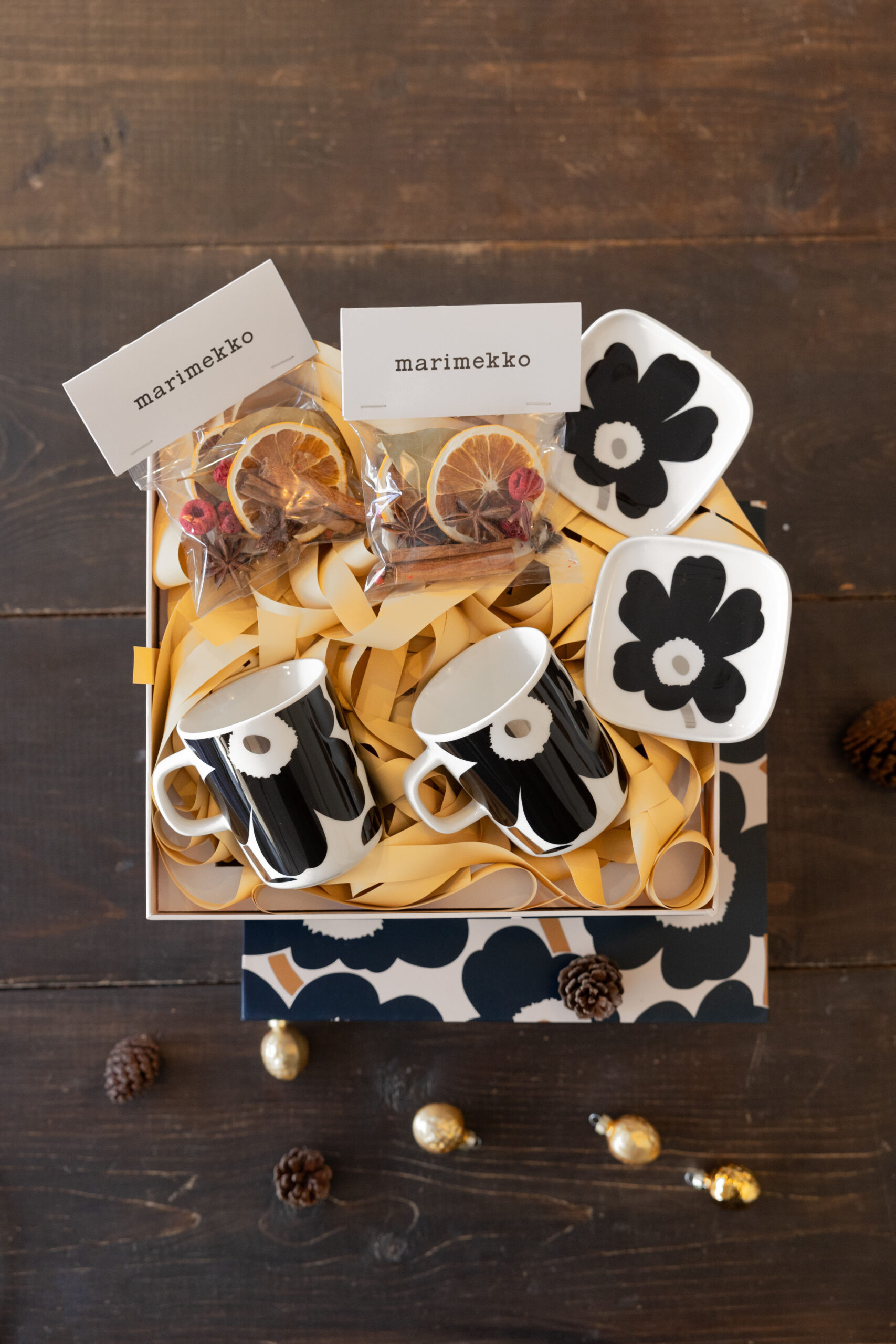Marimekko今季特別推出節日限定禮盒套裝完美展現心意。