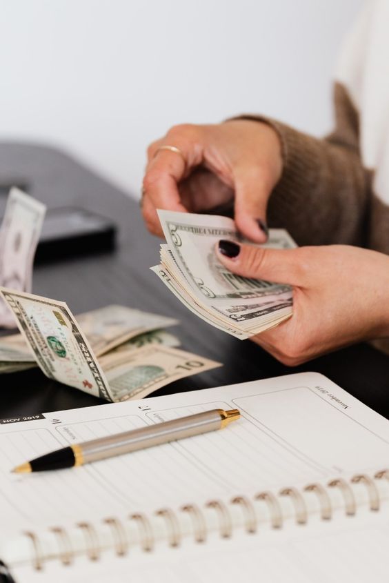 作為理財有道的OL，制定一個合理的預算是非常重要的。