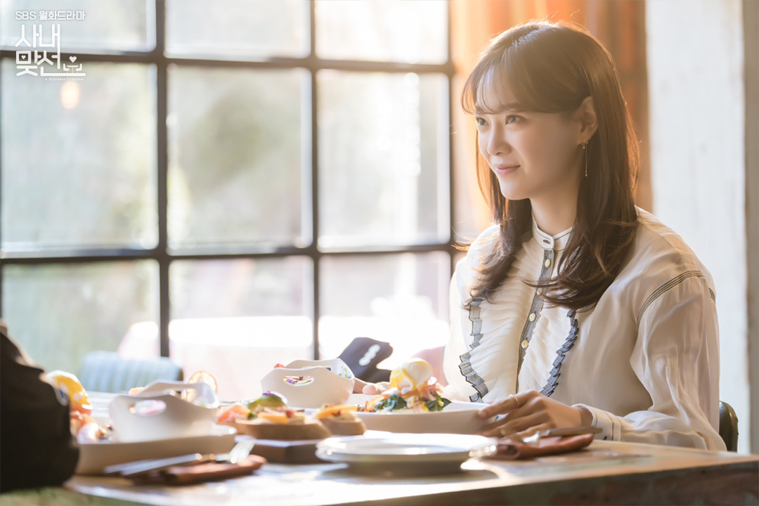 如果男生在約會時吃奢華的食物並要求AA制,這樣的男生不值得交往。