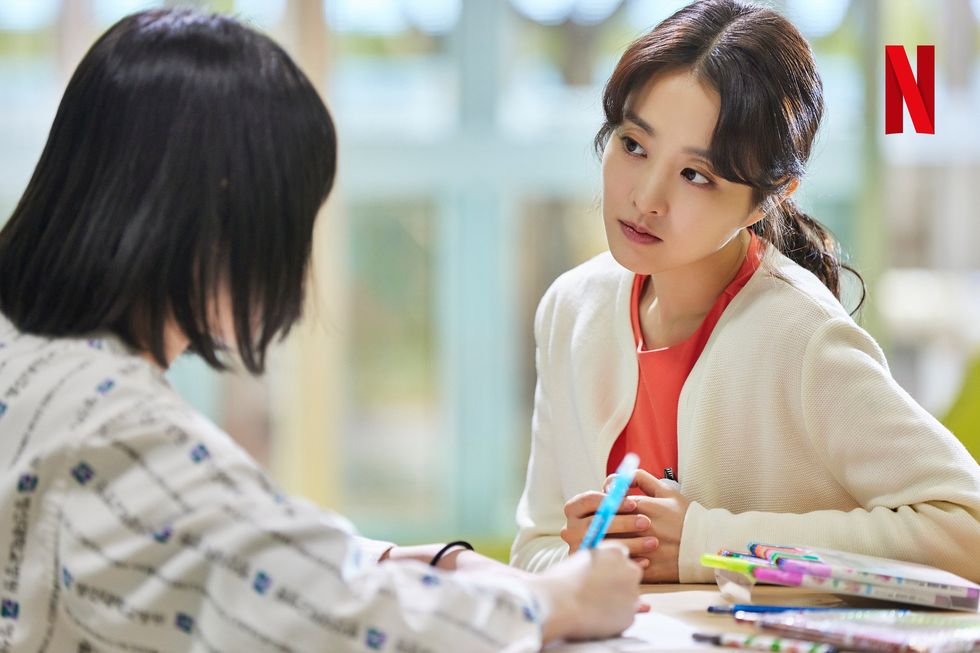 《精神病房也會迎來清晨》講述在精神病房值班的善良護理師「鄭多恩」不畏艱難，傾盡心力為她照顧的病患帶來一絲曙光。