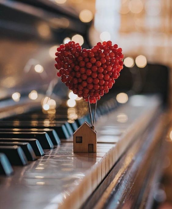 選擇一首有特殊意義的歌曲作為背景音樂，能夠增加求婚的誠意和特殊性。