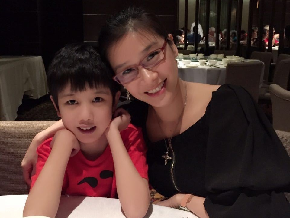 不少網民大讚張慧儀人美心善。