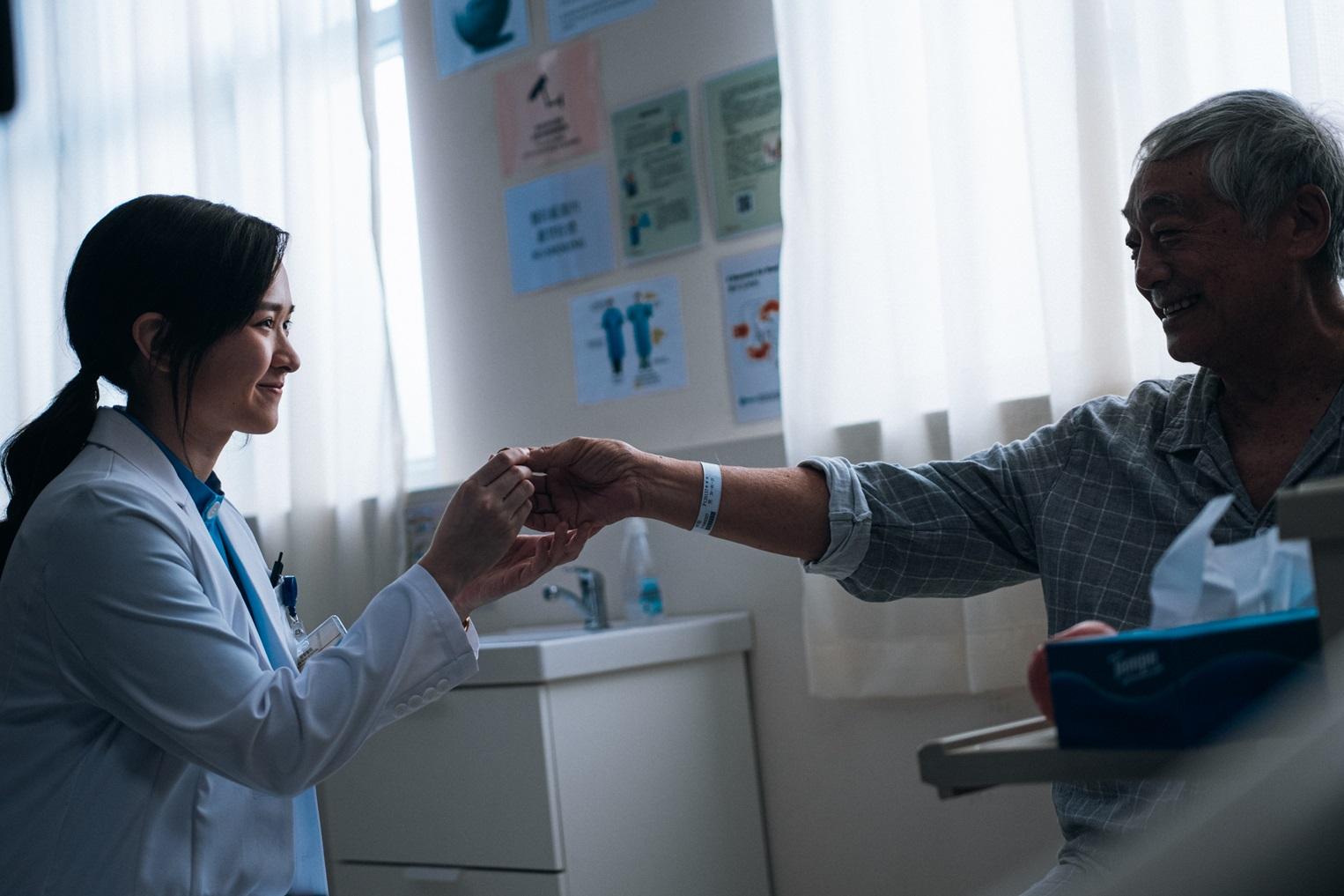 曾江啟發新人陳紫萱演技。