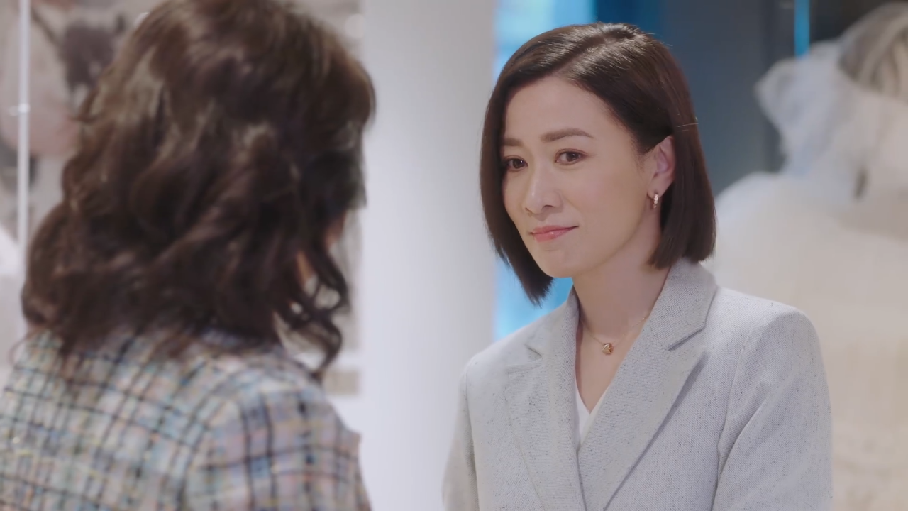 Man姐(佘詩曼 飾)被方太用「手袋論」訓話。